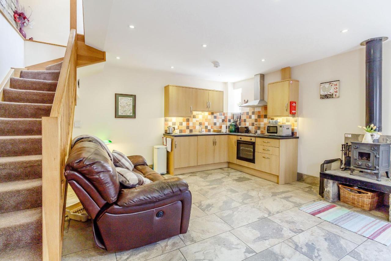 Jenny'S Cottage Diggle Экстерьер фото